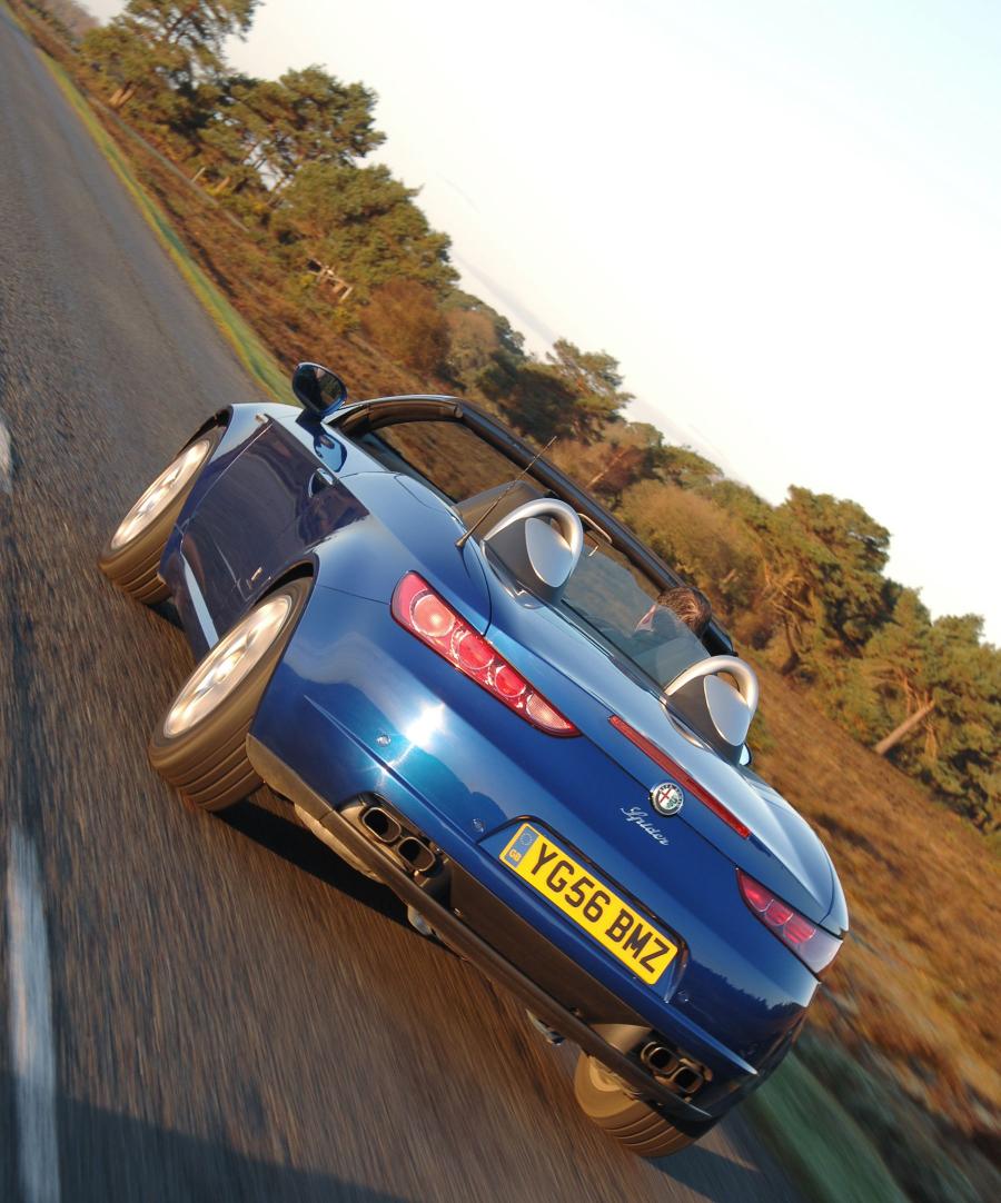  Alfa Romeo Spider (939E) 2007 года  (UK) (фото 4 из 38)